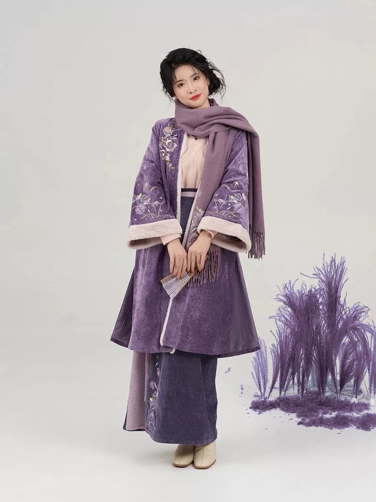 Joyful Rabbit in Original Hanfu of the Immortal Pool Joyful Rabbit in Original Hanfu of the Immortal Pool