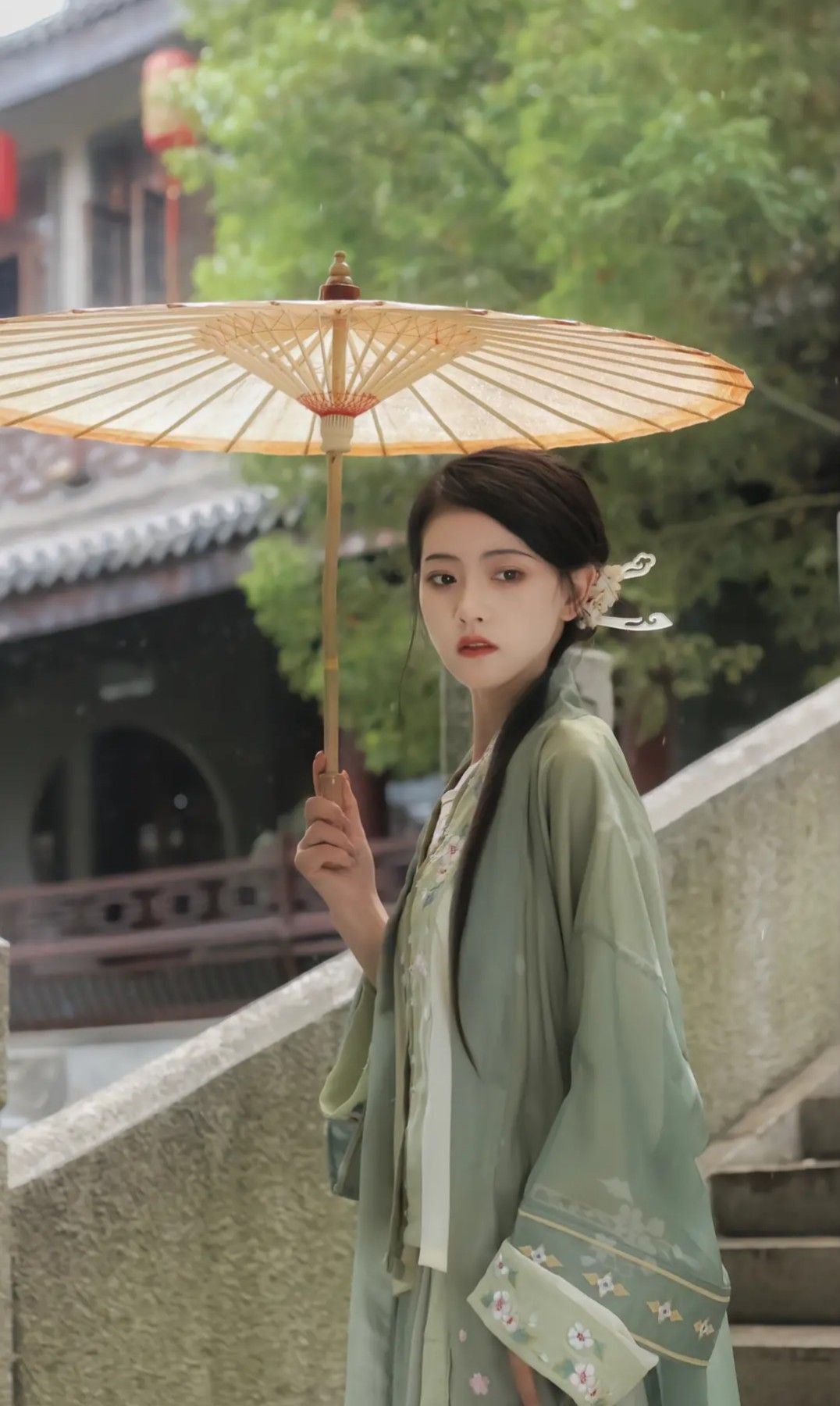 The Ethereal Performance of Guzheng with the Traditional Horseface Skirt The Ethereal Performance of Guzheng with the Traditional Horseface Skirt