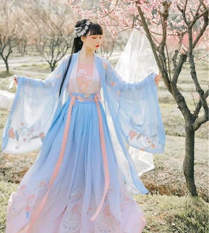 Reimagining the Cheongsam:A Summer Dress Evolution Reimagining the Cheongsam:A Summer Dress Evolution