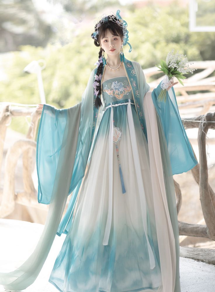 Luxury Silk-Covered Cheongsam:A New Trend in Traditional Elegance Luxury Silk-Covered Cheongsam:A New Trend in Traditional Elegance