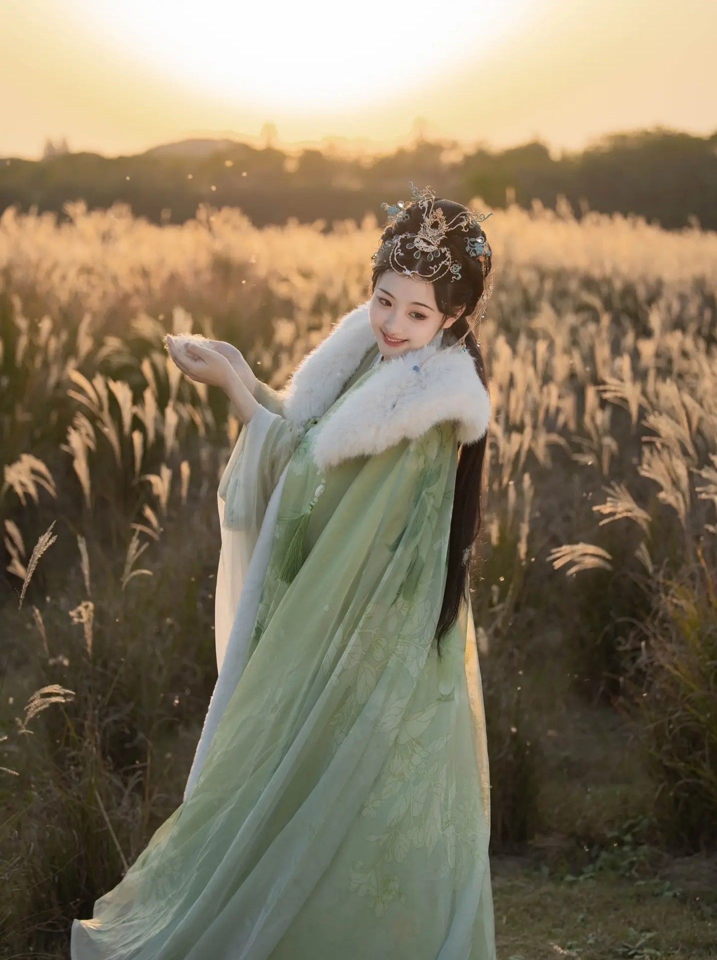 Plump Girl Child in Traditional Hanfu Fashion:A Journey Through 100 Jin of Charm Plump Girl Child in Traditional Hanfu Fashion:A Journey Through 100 Jin of Charm