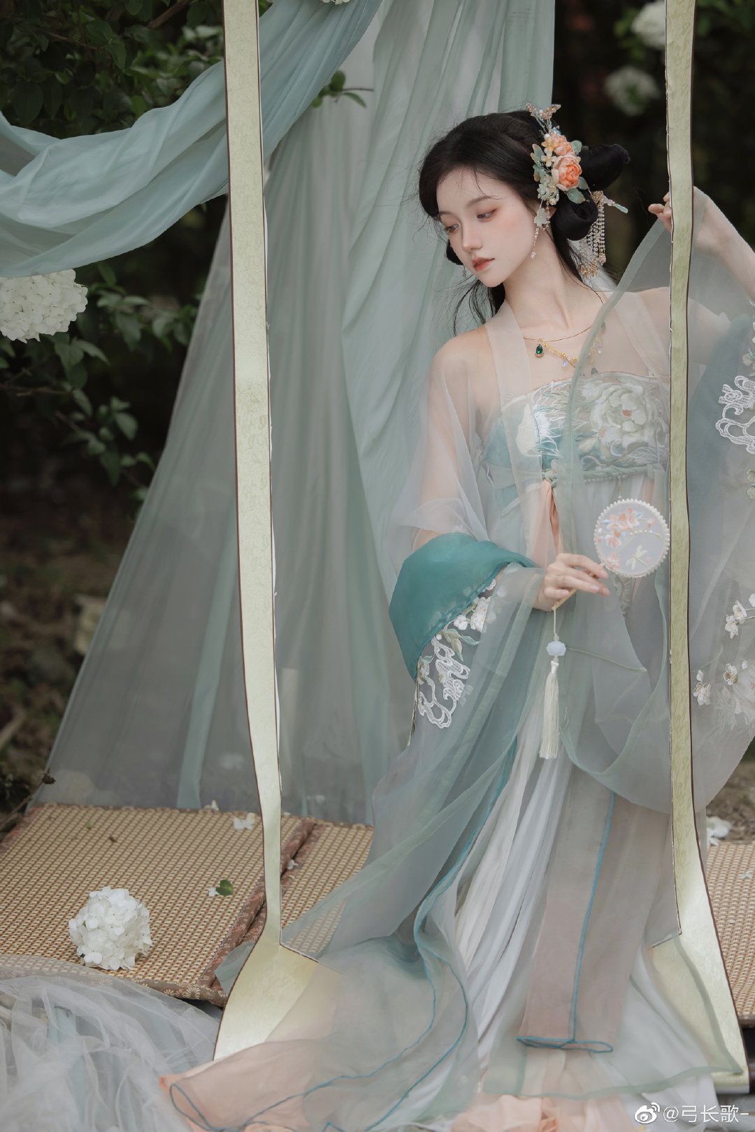 The Long-Awaited Cheongsam for Little Girls:Embracing the Essence of Chinese Style The Long-Awaited Cheongsam for Little Girls:Embracing the Essence of Chinese Style