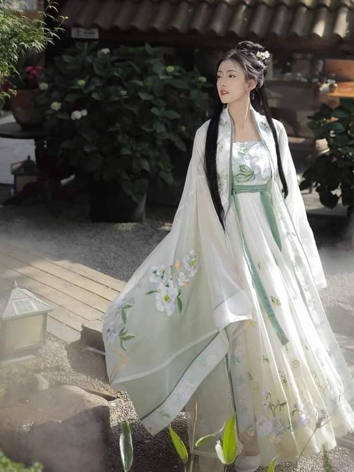 Peony Bloom:The Elegance of Qipao in the Splendor of the Flower Peony Bloom:The Elegance of Qipao in the Splendor of the Flower
