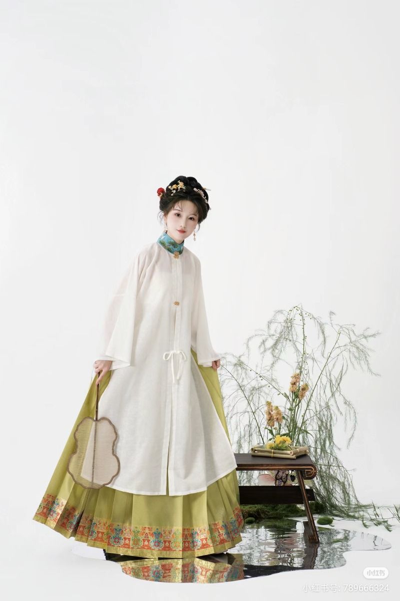 Wedding Attire for Autumn-Winter:Embracing the Elegance of Qipao for Your Big Day Wedding Attire for Autumn-Winter:Embracing the Elegance of Qipao for Your Big Day