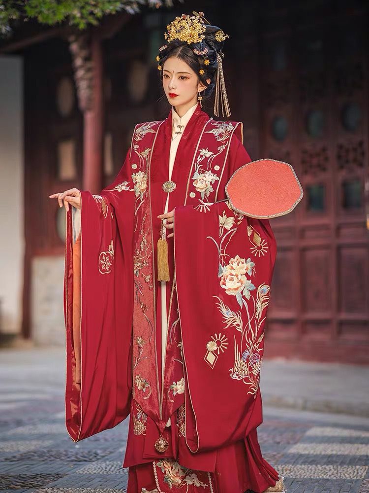 The Perfect Shoes to Match a Red Horseback Riding Skirt:A Stylish Guide The Perfect Shoes to Match a Red Horseback Riding Skirt:A Stylish Guide