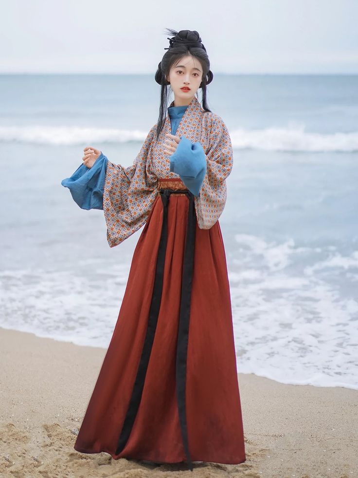 The Revival of Hanfu and the Enchantment of Net-fabric Shoes in Modern Times The Revival of Hanfu and the Enchantment of Net-fabric Shoes in Modern Times