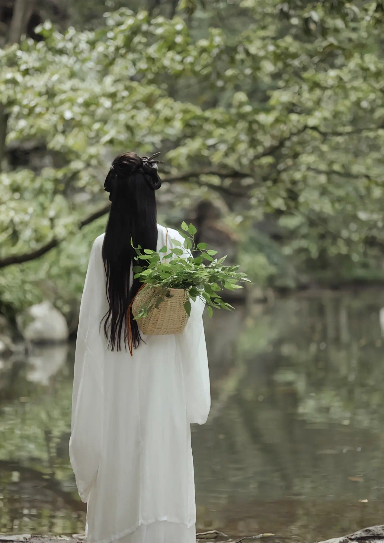 The Journey of a Petite and Curvier Sister into the World of Maimi-Style Skirts The Journey of a Petite and Curvier Sister into the World of Maimi-Style Skirts