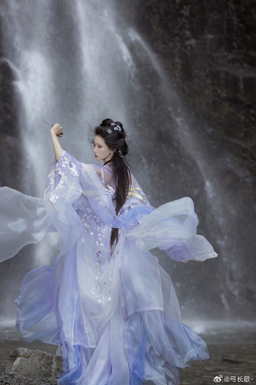 The Elegance of Cheongsam-Inspired Chinese-Style Gowns for Wealthy Women The Elegance of Cheongsam-Inspired Chinese-Style Gowns for Wealthy Women
