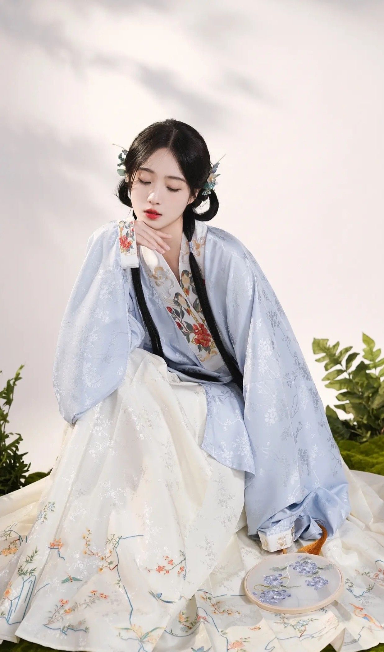 Winter Qipao Style:The Ultimate Guide to Layering Underneath Your Cheongsam Winter Qipao Style:The Ultimate Guide to Layering Underneath Your Cheongsam