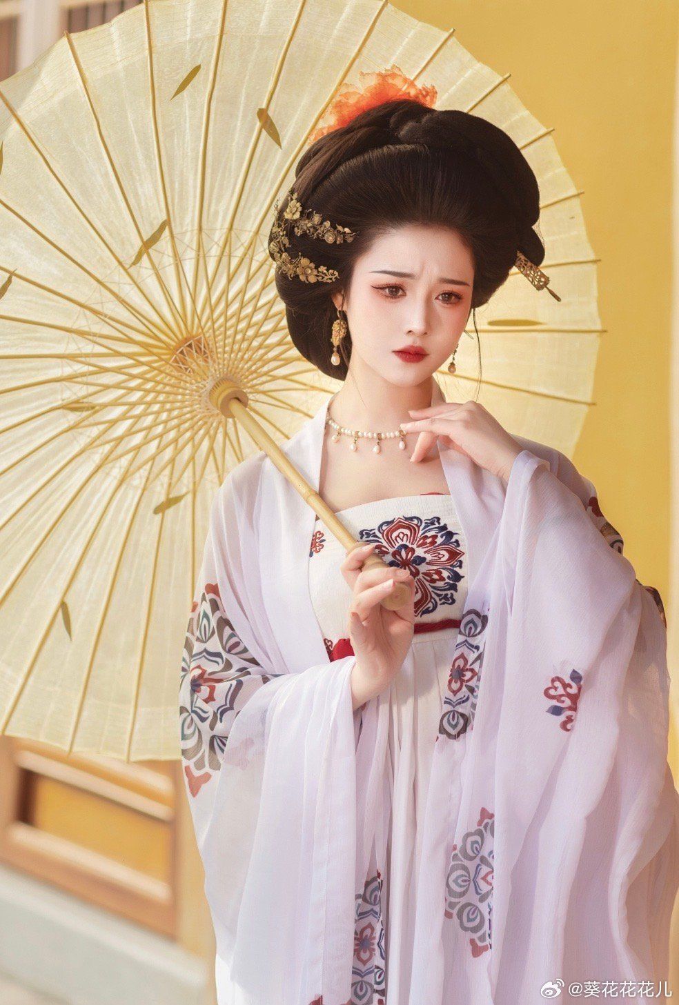 A Summer Tale of Ancient Chinese Girl’s Dress:The Charm of Hanfu Girls’Skirts A Summer Tale of Ancient Chinese Girl’s Dress:The Charm of Hanfu Girls’Skirts