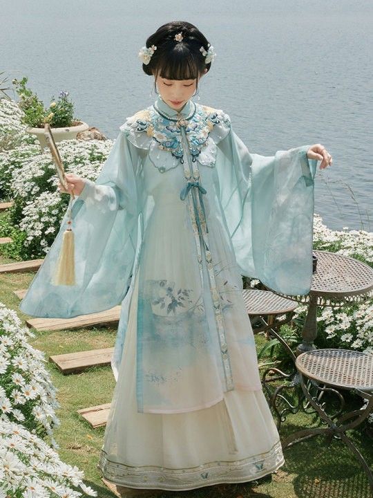 The Journey of a Young Heroine in Hanfu:A Tale of a Girl Warrior in Ancient China The Journey of a Young Heroine in Hanfu:A Tale of a Girl Warrior in Ancient China