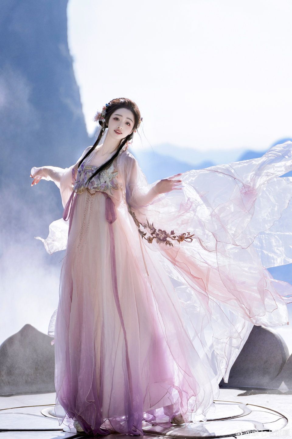 Childrens Chinese Horseface Skirt:A Traditional Beauty in Modern Fashion Childrens Chinese Horseface Skirt:A Traditional Beauty in Modern Fashion
