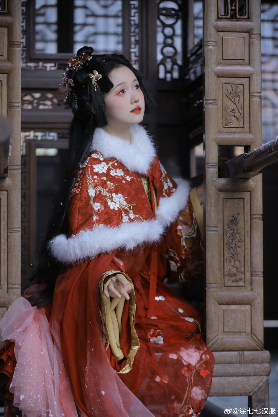 Elegant Simplicity:The Subtle Charm of Hanfu Fashion Elegant Simplicity:The Subtle Charm of Hanfu Fashion