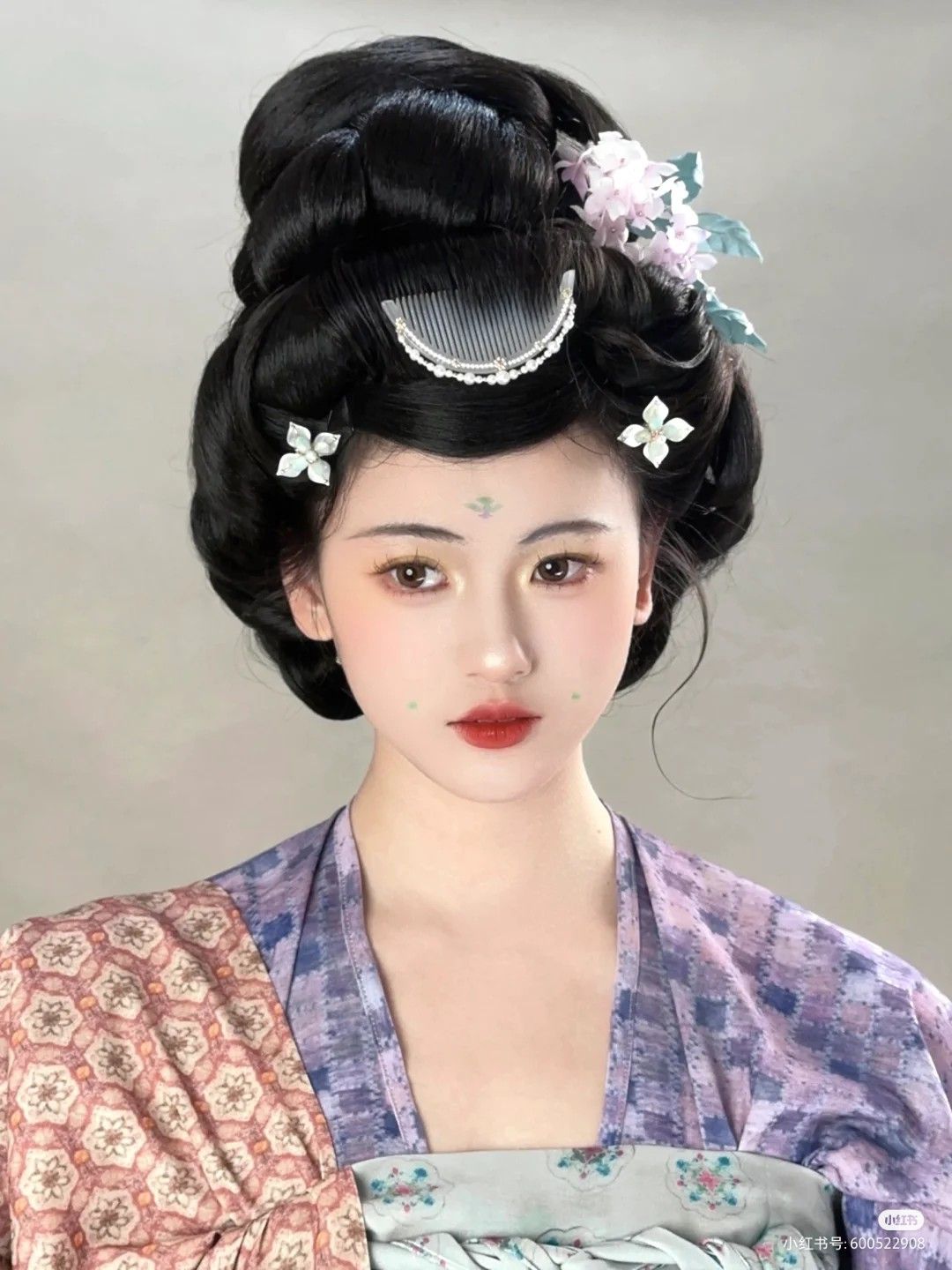 Red Hanfu for a Girls New Year Celebration Red Hanfu for a Girls New Year Celebration
