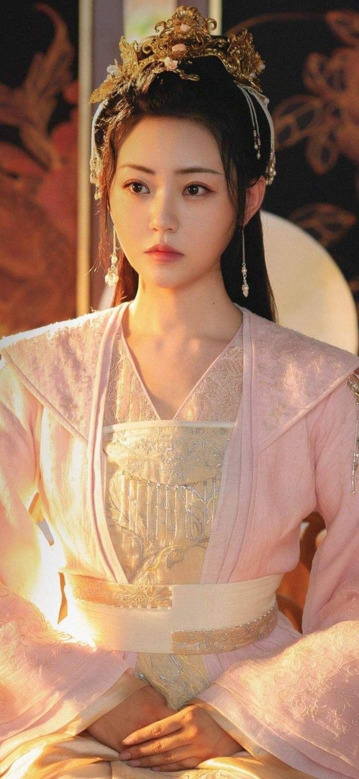 The Dominant 14-Year-Old in Hanfu Fashion:Unveiling the Power of Traditional Elegance The Dominant 14-Year-Old in Hanfu Fashion:Unveiling the Power of Traditional Elegance