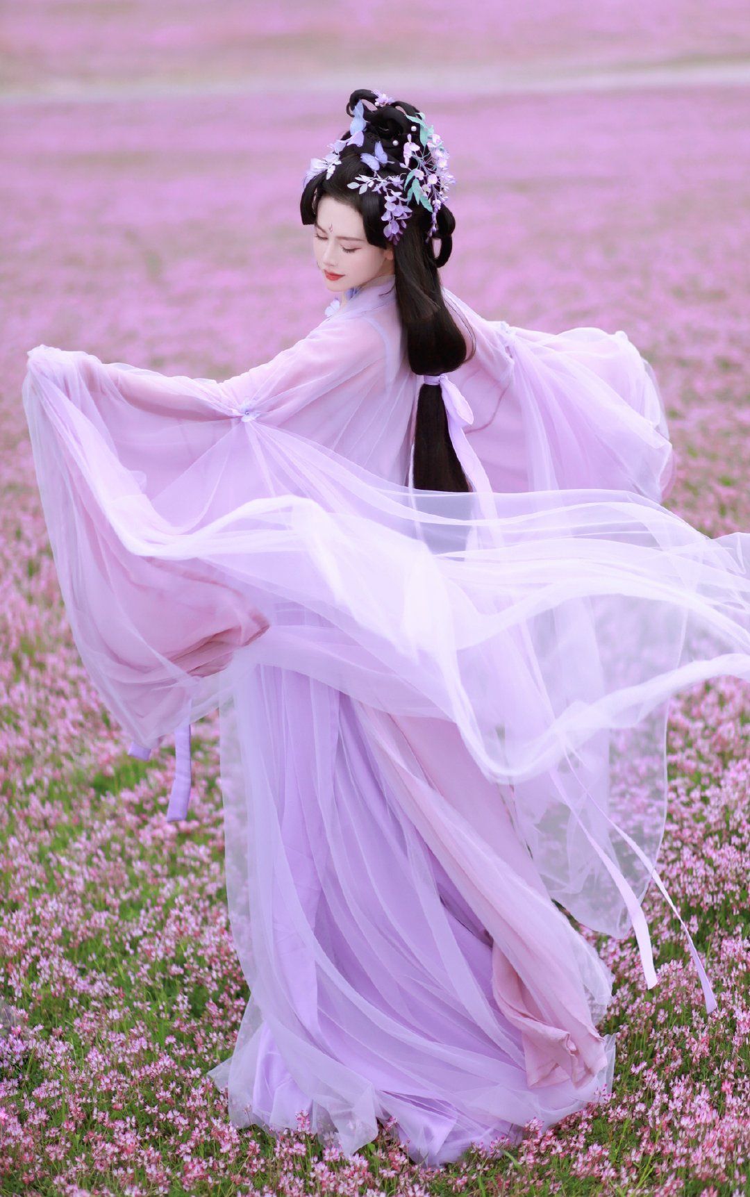 The Splendor of Red Inner Clothing in Traditional Chinese Hanfu Fashion The Splendor of Red Inner Clothing in Traditional Chinese Hanfu Fashion