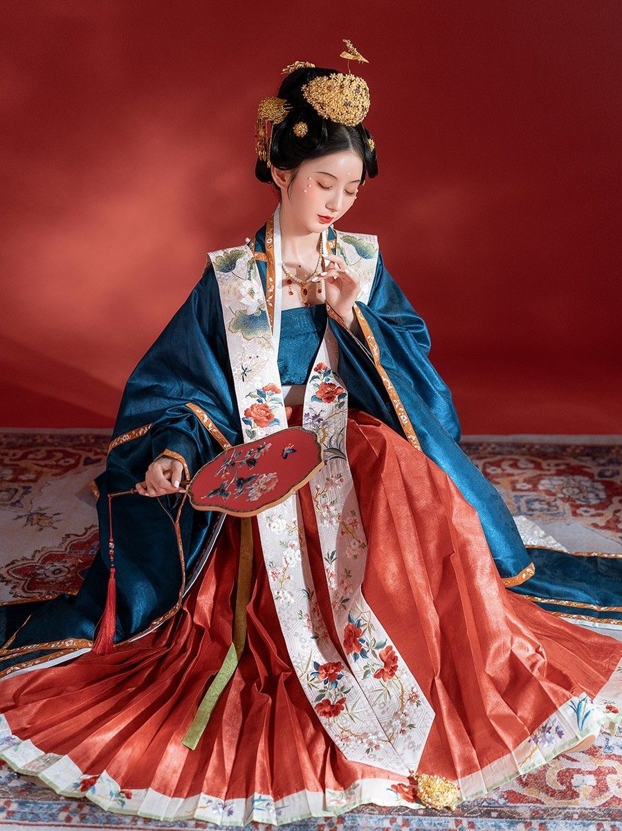 Exquisite Embroidery and Quality Buttons:Unraveling the Elegance of Cheongsam Fastenings Exquisite Embroidery and Quality Buttons:Unraveling the Elegance of Cheongsam Fastenings