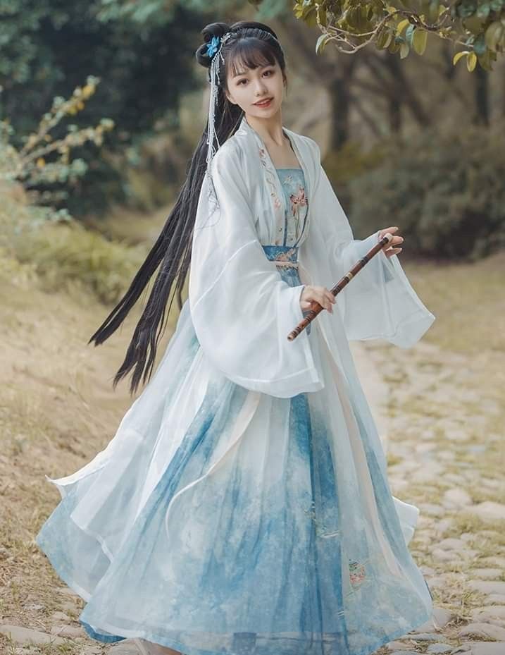 Elegant and Unique:The Allure of Shanhe Style in the Attire of Wen Kexings Character Elegant and Unique:The Allure of Shanhe Style in the Attire of Wen Kexings Character