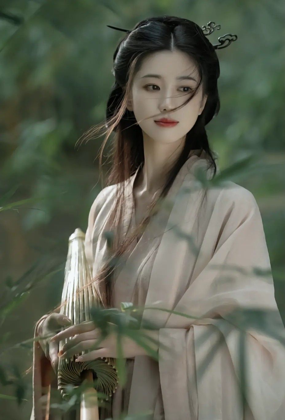 Embracing Traditional Elegance:The New-Age Cheongsam with Neck-Hanging Style Dress Embracing Traditional Elegance:The New-Age Cheongsam with Neck-Hanging Style Dress