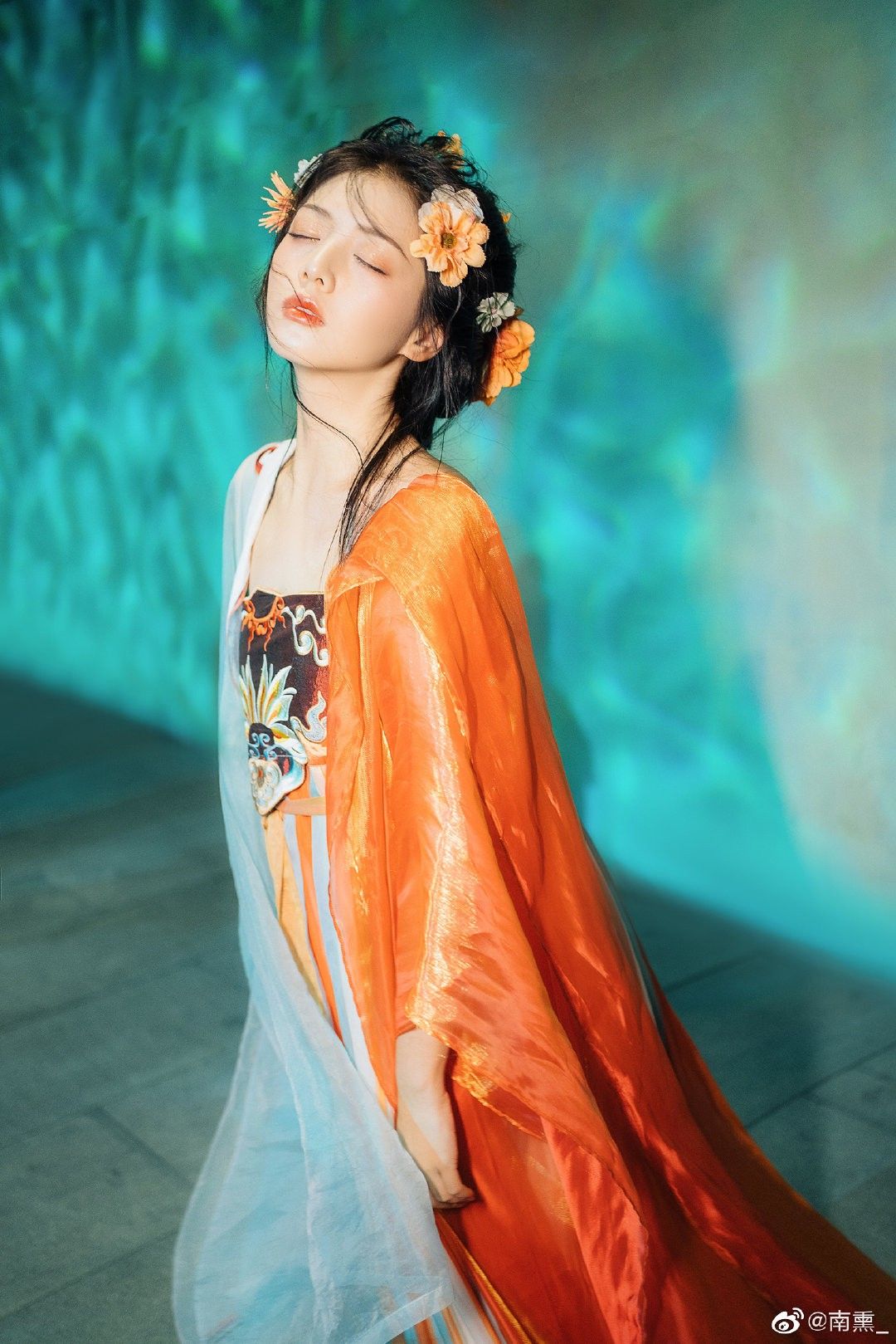 Reimagining Traditional Cheongsam:Modernizing the Classic Flag Dress for Daily Wear Reimagining Traditional Cheongsam:Modernizing the Classic Flag Dress for Daily Wear