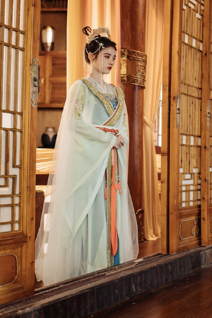 Elegant Hanfu Womens Hairpins with Fringes:A Journey into Traditional Chinese Beauty Elegant Hanfu Womens Hairpins with Fringes:A Journey into Traditional Chinese Beauty