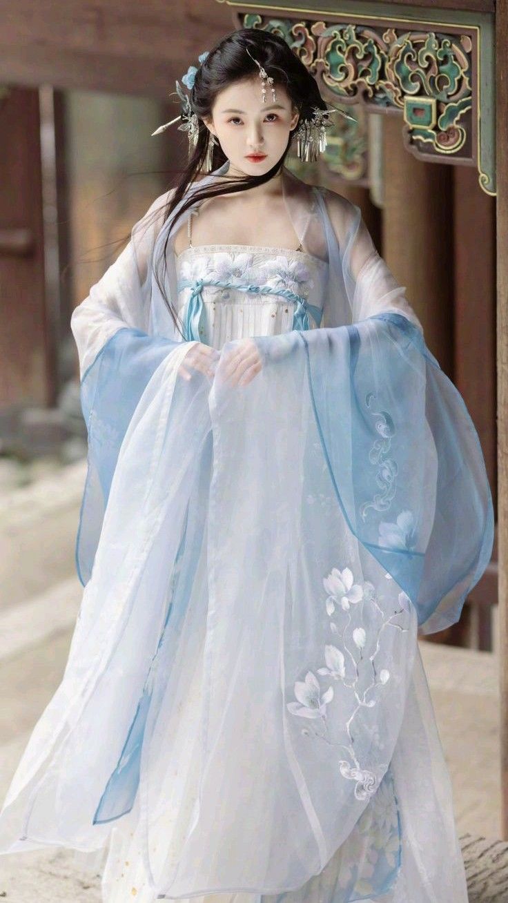 Summer in a Teal Hanfu:The Essence of Traditional Chinese Elegance Summer in a Teal Hanfu:The Essence of Traditional Chinese Elegance