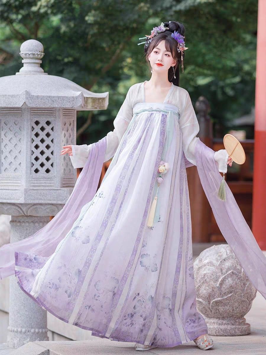 Red Tang Suit for Chinese New Year:A Blend of Tradition and Celebration Red Tang Suit for Chinese New Year:A Blend of Tradition and Celebration