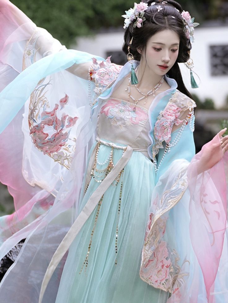 The Elegance of Transparent Cheongsam with Delicate Veils The Elegance of Transparent Cheongsam with Delicate Veils