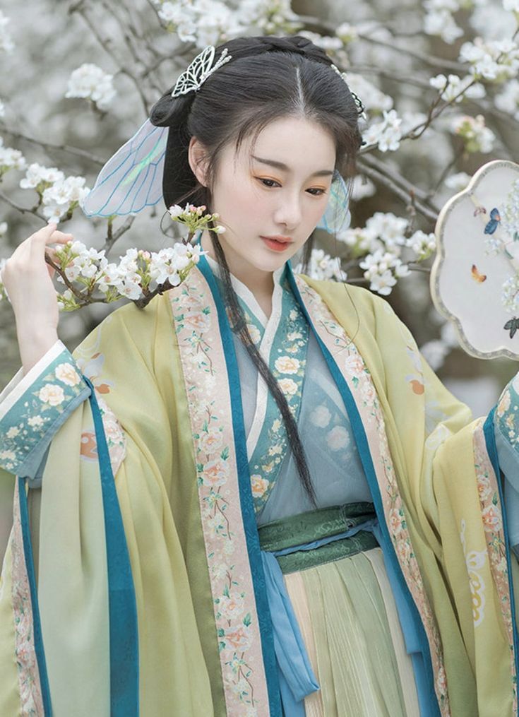 Hangzhou Silk Cheongsam Qipao:A Classy Blend of Tradition and Modernity Hangzhou Silk Cheongsam Qipao:A Classy Blend of Tradition and Modernity