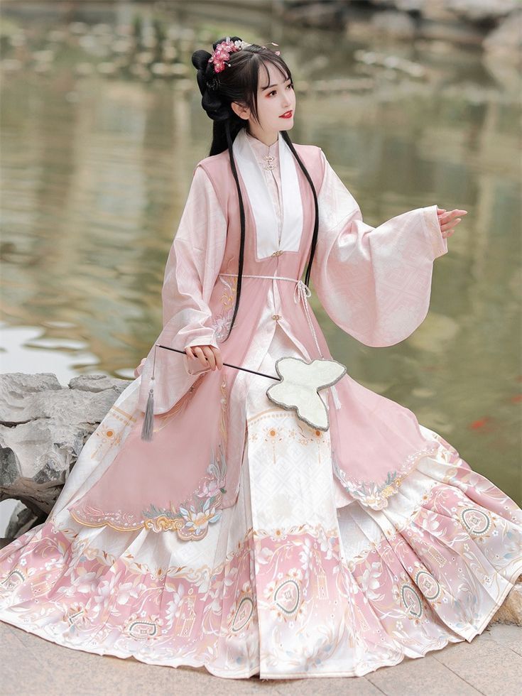 Exploring the World of Exotic-Style Hanfu Accessories Exploring the World of Exotic-Style Hanfu Accessories