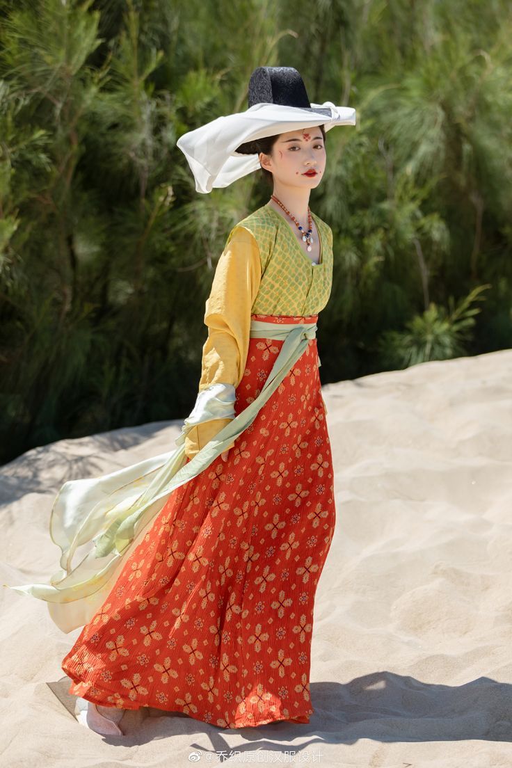 The Enchantment of Classical Dance in Ancient Costume The Enchantment of Classical Dance in Ancient Costume
