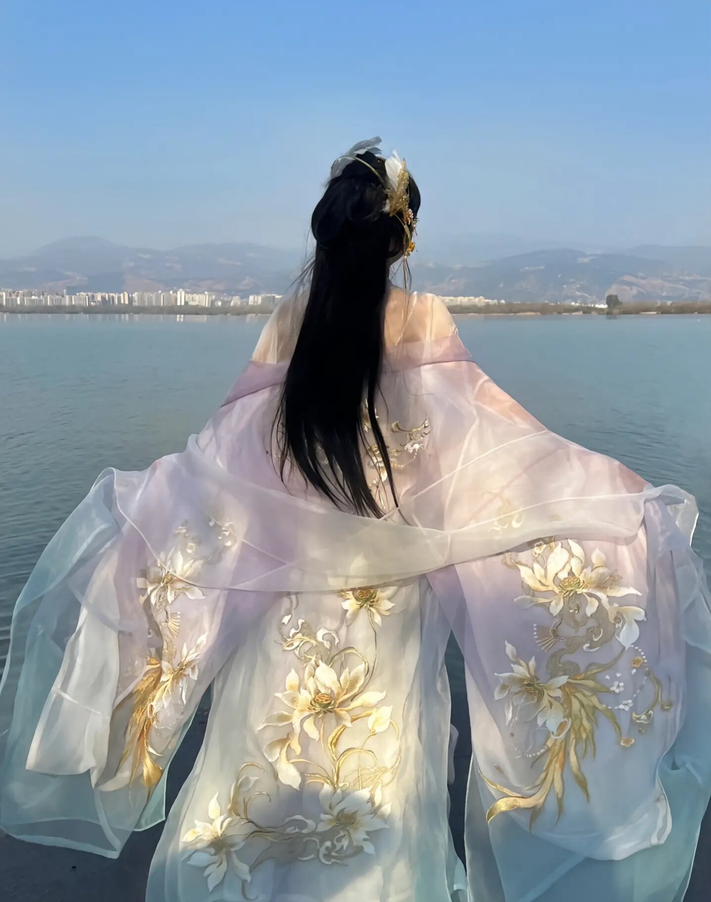 Daily Life in Traditional Summer Hanfu for Women Daily Life in Traditional Summer Hanfu for Women