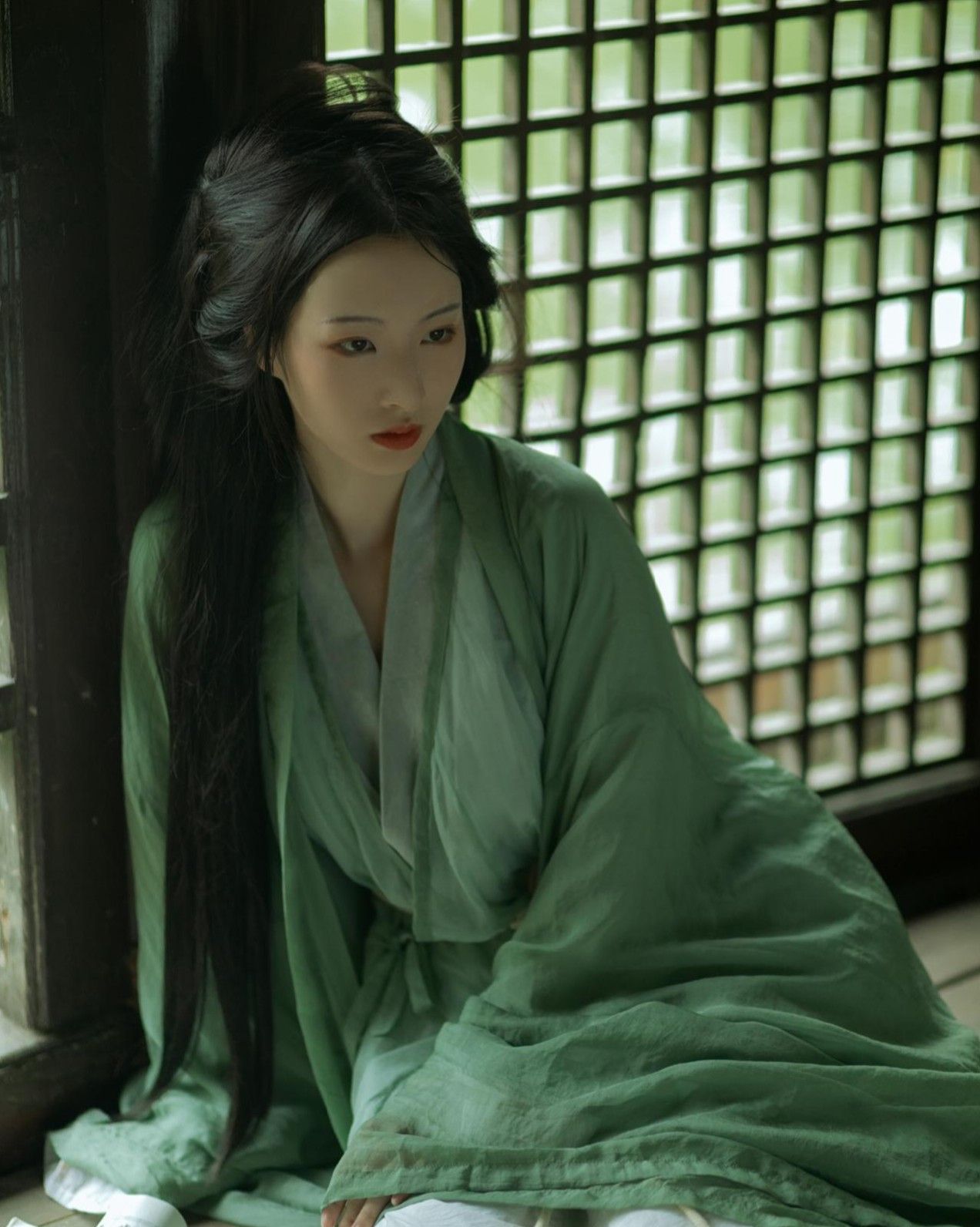 The Journey of a Nine-Year-Old Girl into the World of Traditional Chinese Hanfu Fashion The Journey of a Nine-Year-Old Girl into the World of Traditional Chinese Hanfu Fashion