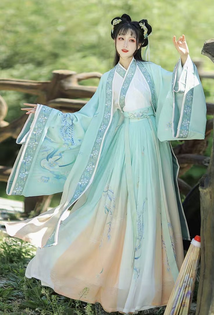 Blooming Splendor of Hanfu:The Enchanting Flower Rain Style Blooming Splendor of Hanfu:The Enchanting Flower Rain Style