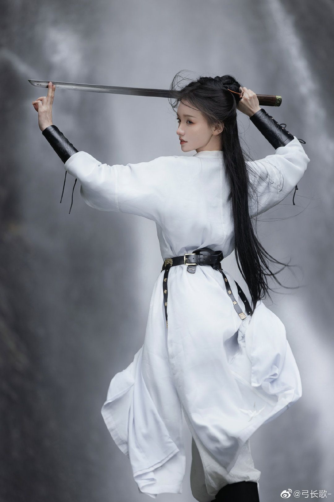 The Rise of the Neck-Strapped Cheongsam Blouse:A Fashionable Journey Through Traditional Elegance The Rise of the Neck-Strapped Cheongsam Blouse:A Fashionable Journey Through Traditional Elegance