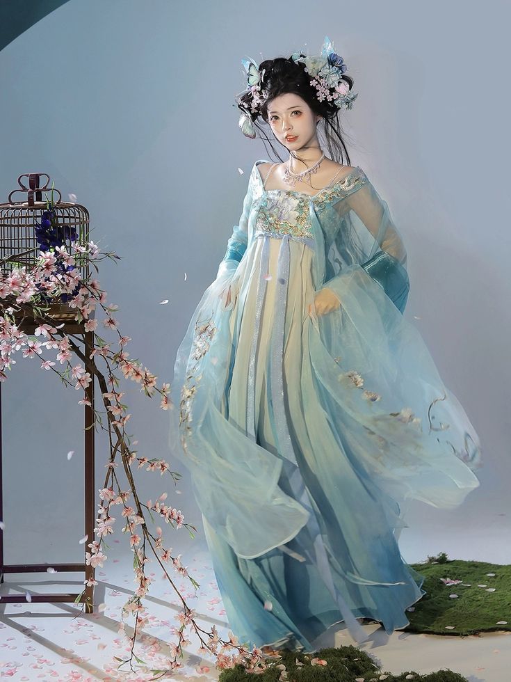 Traditional and Modern Fusion:The Evolution of Wedding Headdresses in Chinese Traditional Clothing Traditional and Modern Fusion:The Evolution of Wedding Headdresses in Chinese Traditional Clothing