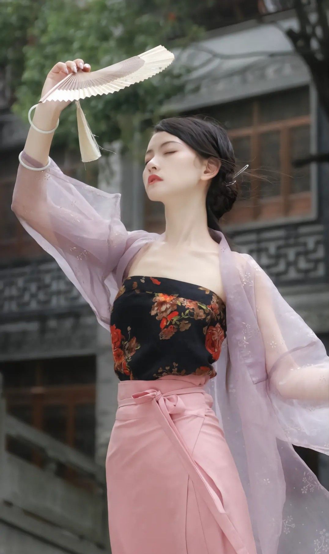 Winter Fashion Trends in Chinese-Style Womens Tang Suit Clothes