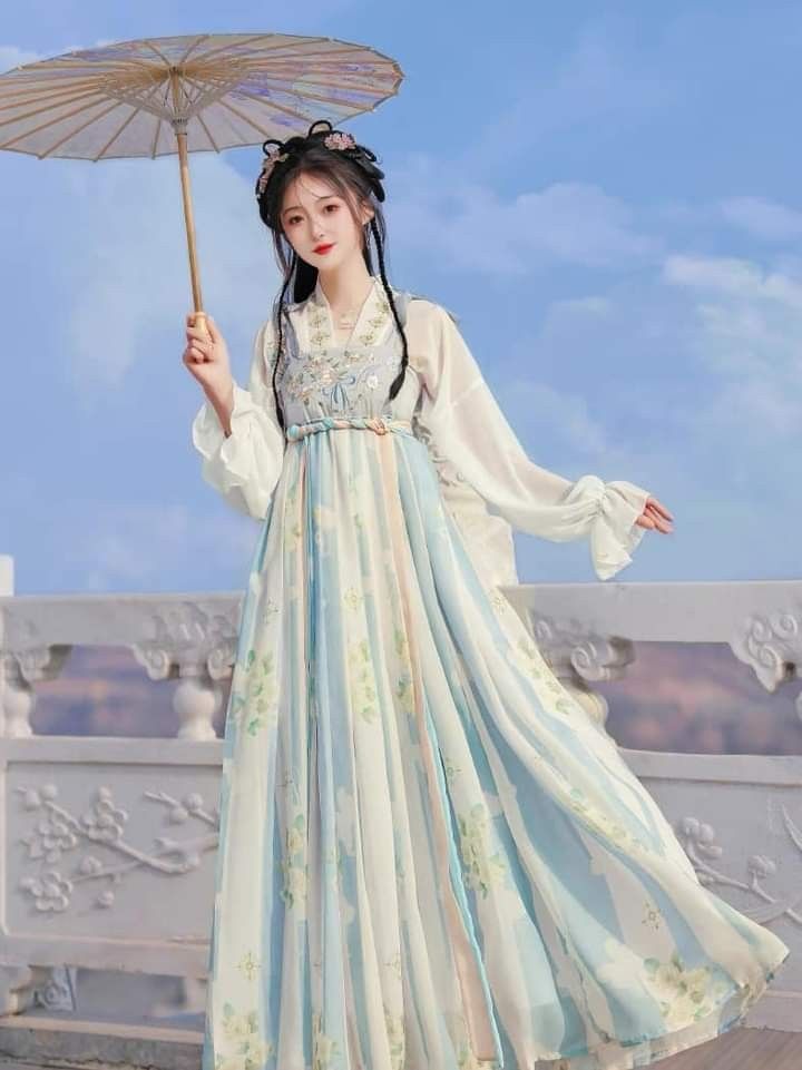 Little Girls in Traditional Hanfu Sleepwear:Embracing Cultural Elegance in Dreams Little Girls in Traditional Hanfu Sleepwear:Embracing Cultural Elegance in Dreams