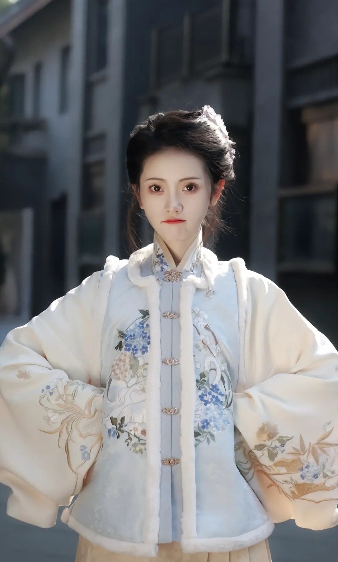 Ethnic Splendor:The Revival of Traditional Hanfu Fashion Ethnic Splendor:The Revival of Traditional Hanfu Fashion