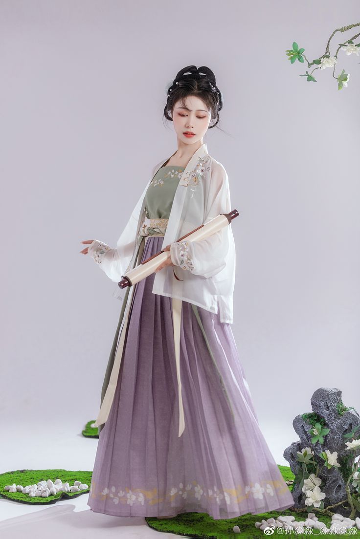 Summer Girls Hanfu Costume Set:A Glimpse into Traditional Elegance Summer Girls Hanfu Costume Set:A Glimpse into Traditional Elegance