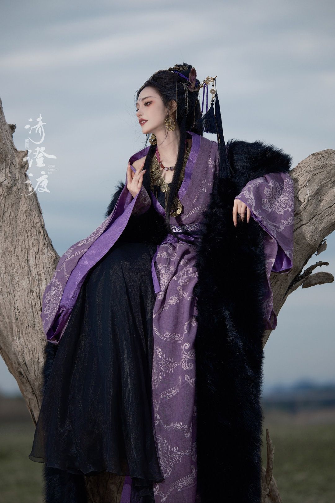 Embracing Modernity in Traditional Style:The Evolution of the New Chinese-Style High Slit Qipao Embracing Modernity in Traditional Style:The Evolution of the New Chinese-Style High Slit Qipao