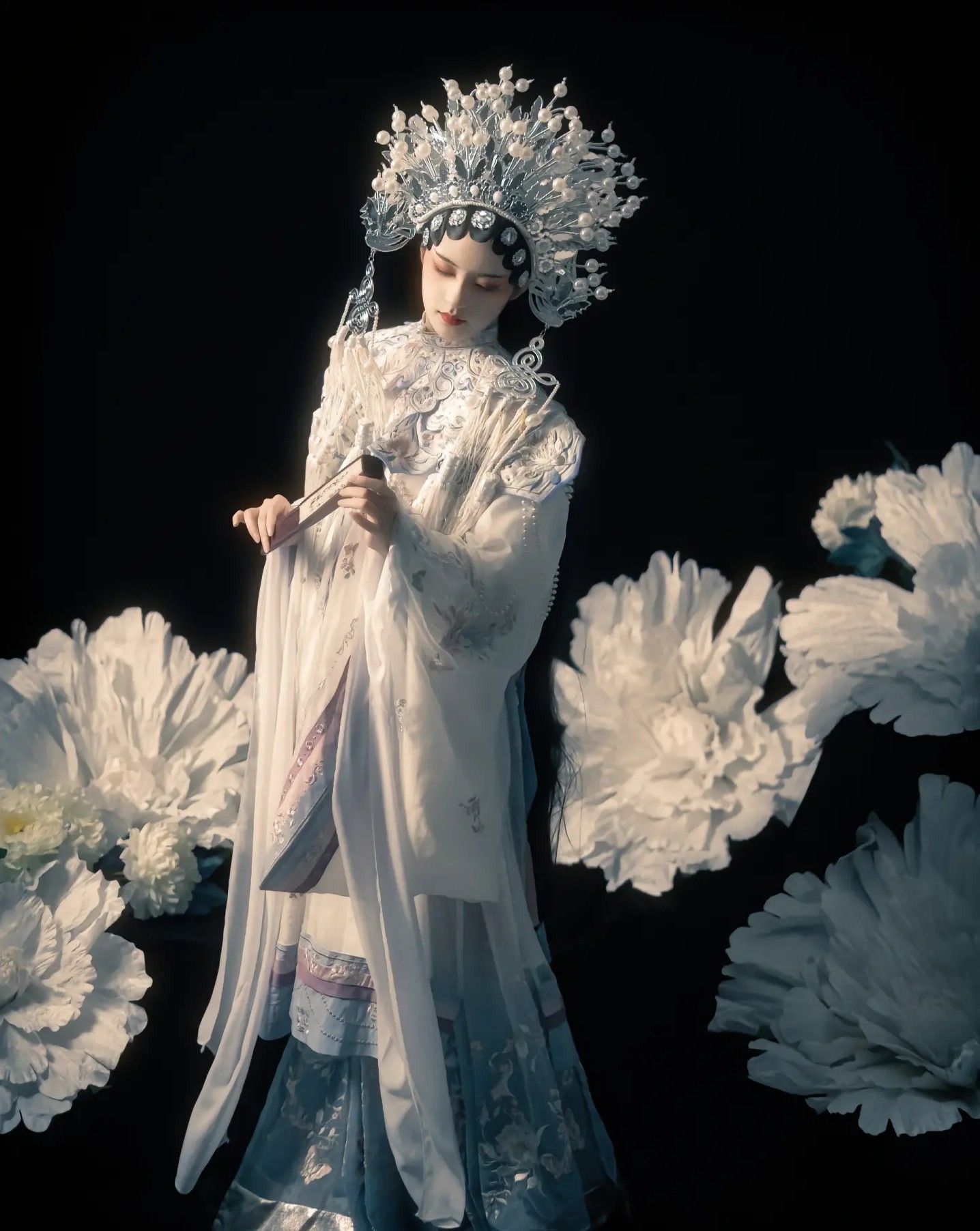 The Splendor of Ahbon Cheongsam:A Traditional Chinese Elegance The Splendor of Ahbon Cheongsam:A Traditional Chinese Elegance