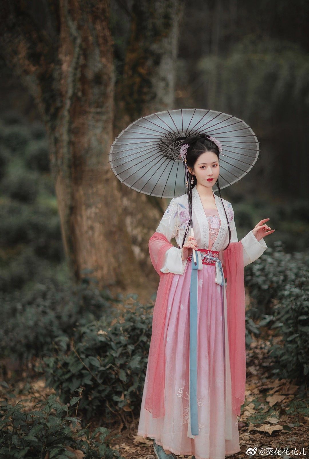 New Vogue in Childrens Cheongsam:The Delicate Beauty of Little Girls in Traditional Elegance New Vogue in Childrens Cheongsam:The Delicate Beauty of Little Girls in Traditional Elegance