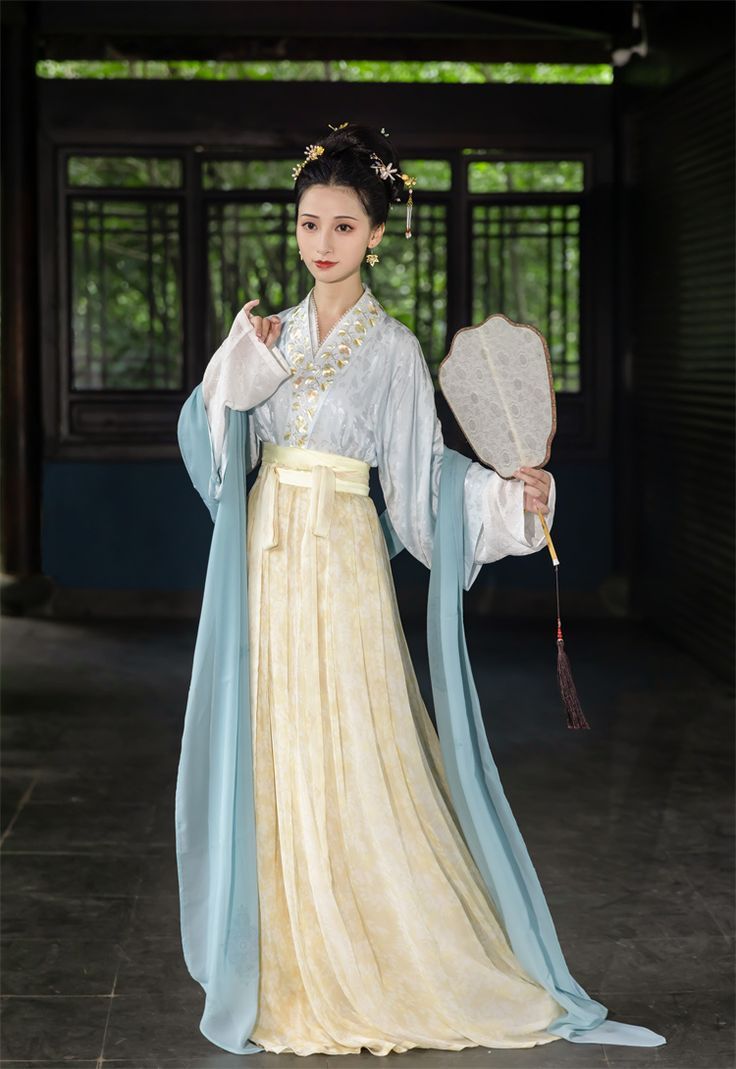 Embracing Traditional Elegance:The Rise of the Girls Cheongsam in Modern Chinese Fashion Embracing Traditional Elegance:The Rise of the Girls Cheongsam in Modern Chinese Fashion