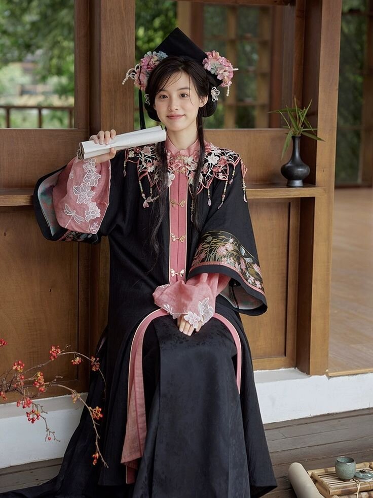 Embracing the Elegance of Womens Cheongsam Blouses Embracing the Elegance of Womens Cheongsam Blouses