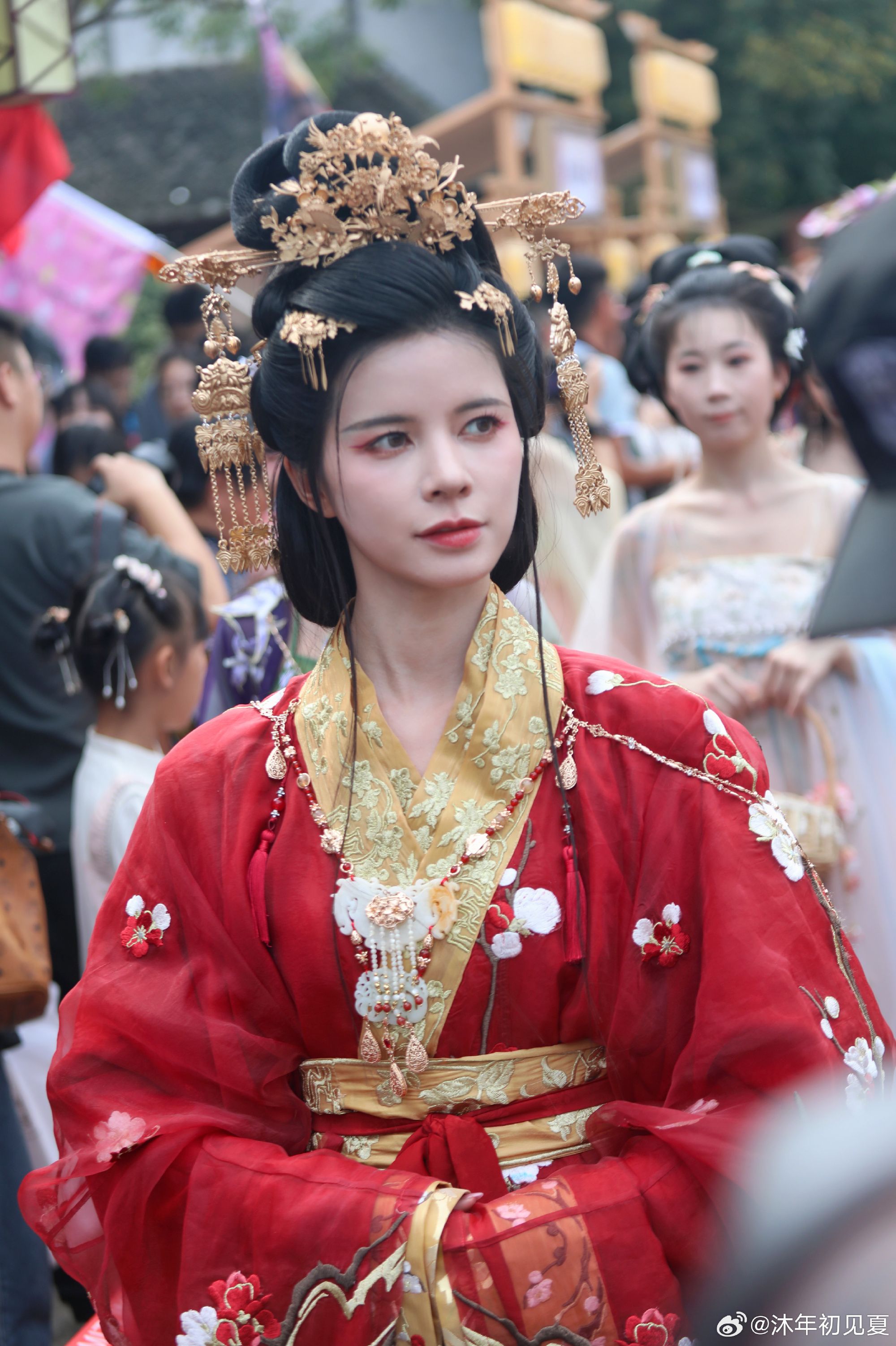 The Story of Xiers Hanfu Craftsmanship Preserving the Splendor of Traditional Chinese Fashion The Story of Xiers Hanfu Craftsmanship Preserving the Splendor of Traditional Chinese Fashion