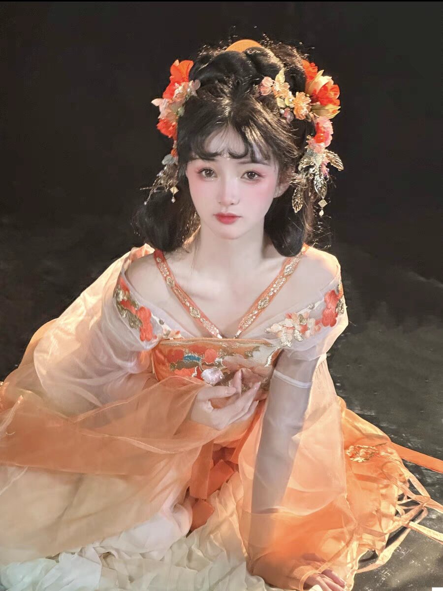 Sea Otters and the Splendor of Hanfu:A Cultural Exploration Sea Otters and the Splendor of Hanfu:A Cultural Exploration