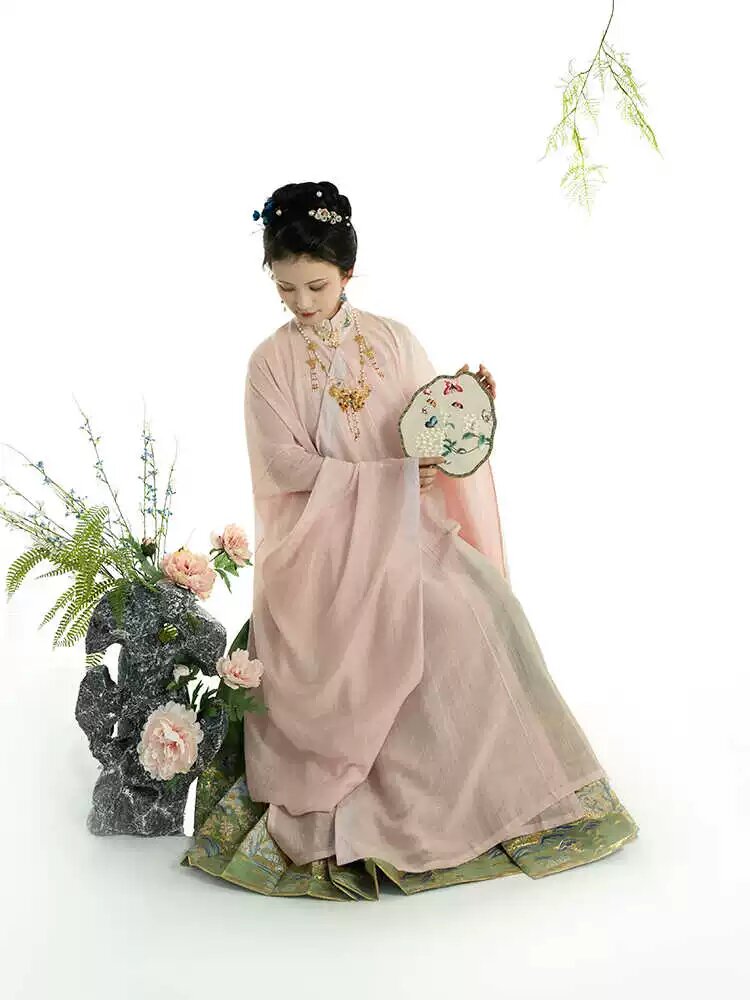 Zhongling Chronicles:The Revival of Hanfu Ancient Costumes Zhongling Chronicles:The Revival of Hanfu Ancient Costumes