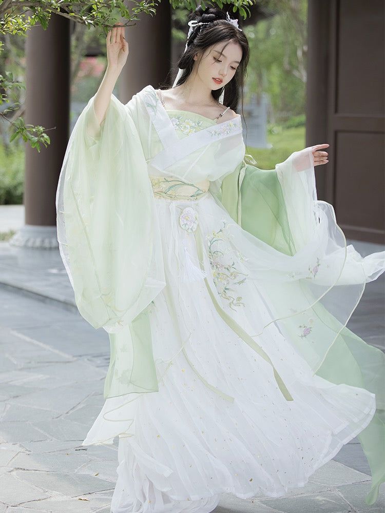 Elegant Clutch Bags to Match the Splendor of Cheongsam Elegant Clutch Bags to Match the Splendor of Cheongsam