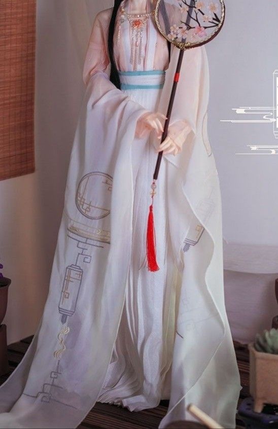 The Elegance of Horseface Skirt and Ice Silk Subtleties The Elegance of Horseface Skirt and Ice Silk Subtleties